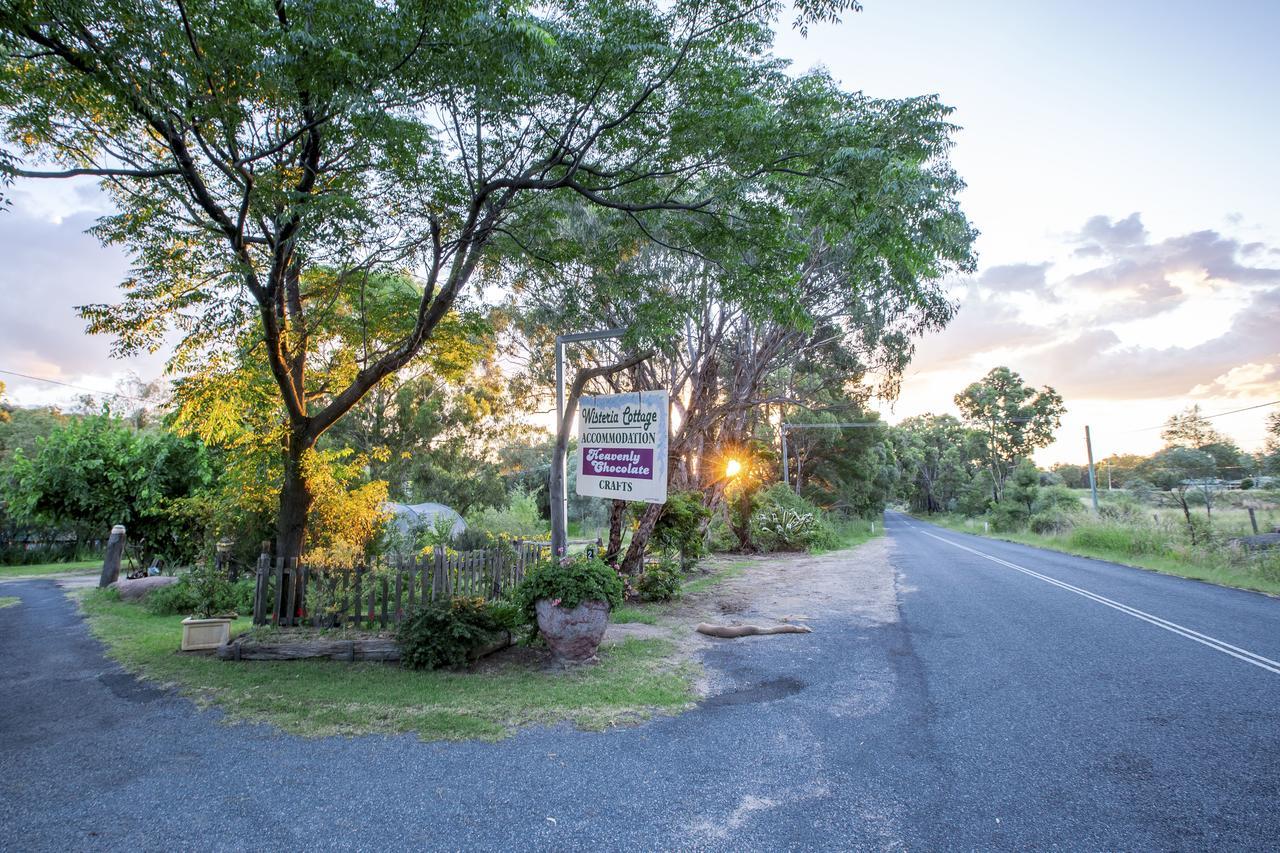 Wisteria Cottage Wyberba Bagian luar foto