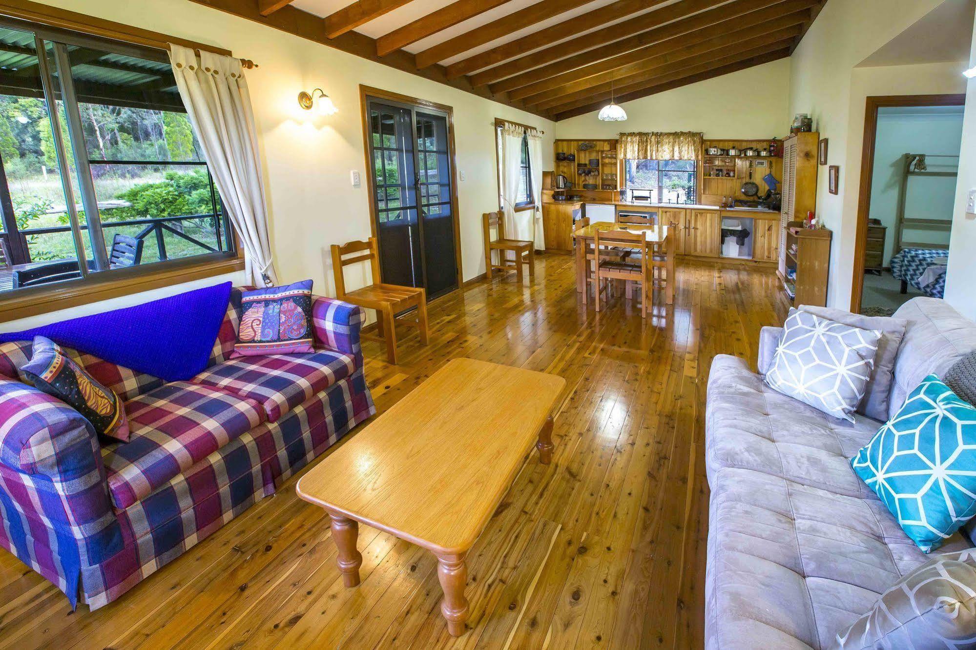 Wisteria Cottage Wyberba Bagian luar foto